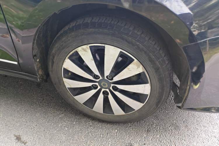 Used Volkswagen Sagitar 2018 280TSI DSG Comfort Model Right Front Wheel Hub