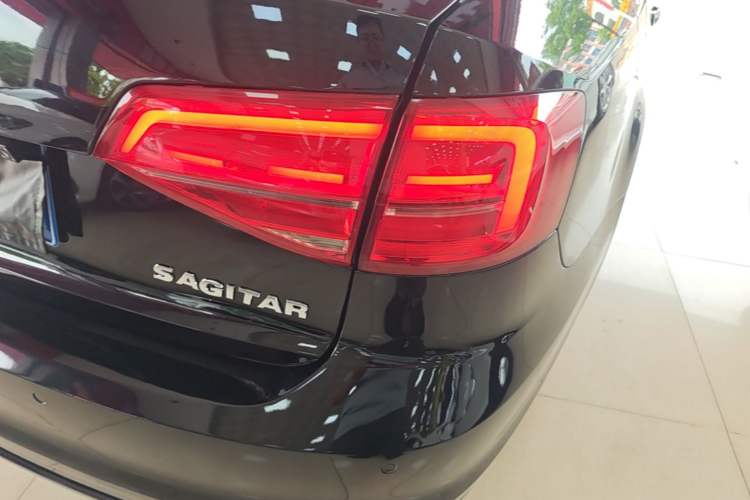 Used Volkswagen Sagitar 2018 1.6L Automatic Comfort Model Right Rear Taillight