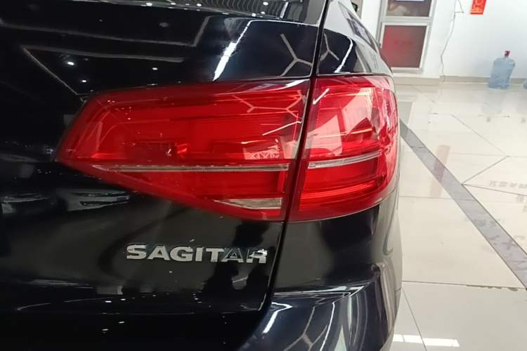 Used Volkswagen Sagitar 2018 1.6L Automatic Comfort Model Right Rear Taillight