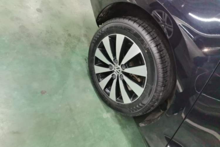 Used Volkswagen Sagitar 2018 280TSI DSG Comfort Model Right Rear Wheel Hub