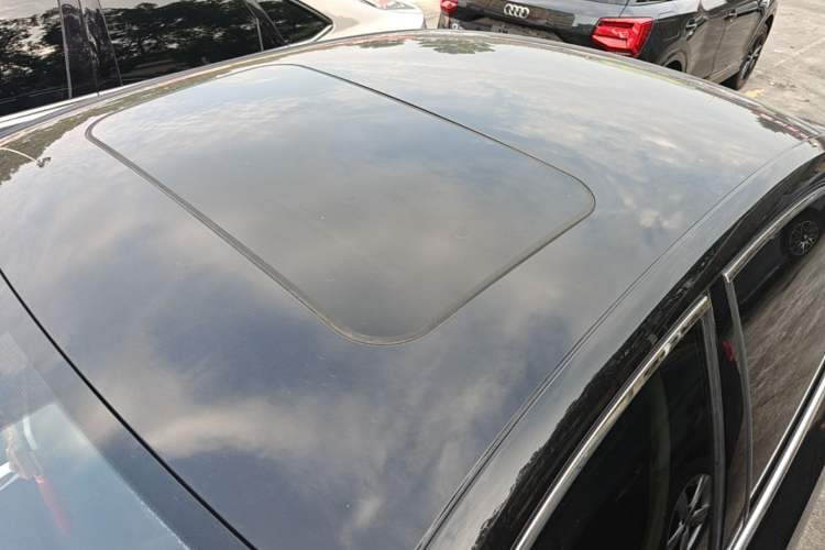 Used Volkswagen Sagitar 2018 1.6L Automatic Comfort Model Roof