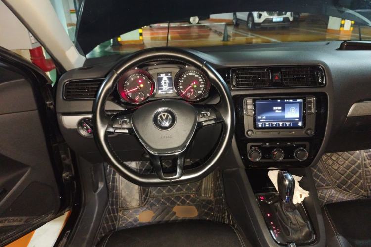 Used Volkswagen Sagitar 2018 280TSI DSG Comfort Model Steering Wheel