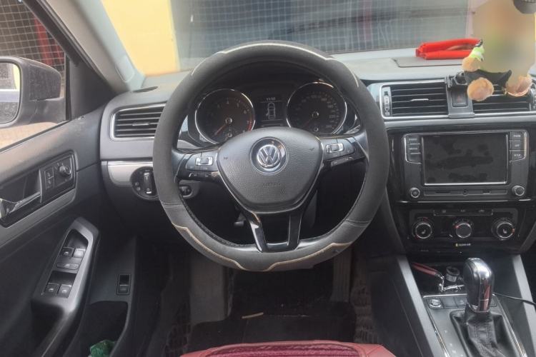 Used Volkswagen Sagitar 2018 180TSI DSG Prestige Edition Steering Wheel