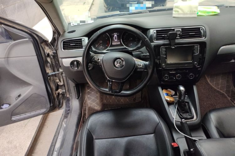 Used Volkswagen Sagitar 2018 180TSI DSG Prestige Edition Steering Wheel