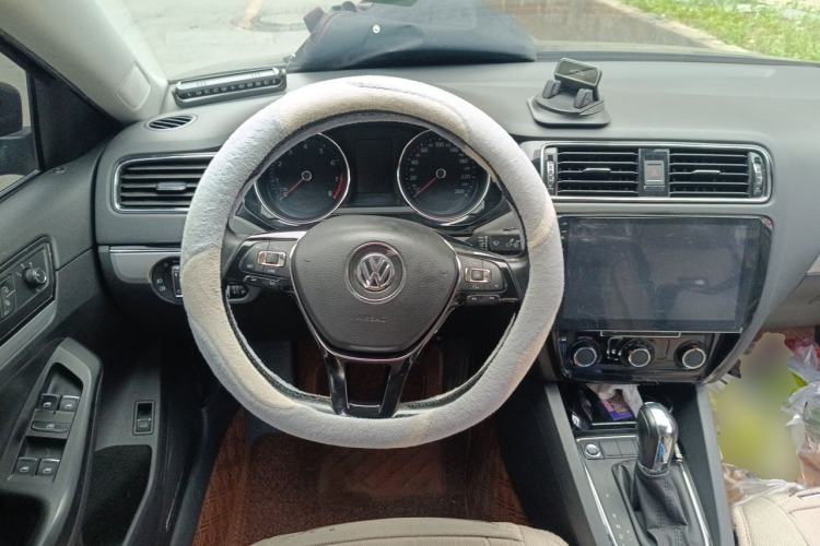 Used Volkswagen Sagitar 2018 1.6L Automatic Comfort Model Steering Wheel