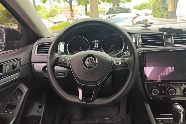 Used Volkswagen Sagitar 2018 280TSI DSG Ignite Edition Steering Wheel