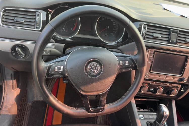 Used Volkswagen Sagitar 2018 280TSI DSG Comfort Model Steering Wheel