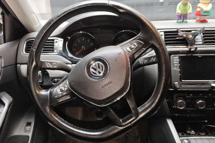Used Volkswagen Sagitar 2018 1.6L Manual Comfort Model Steering Wheel