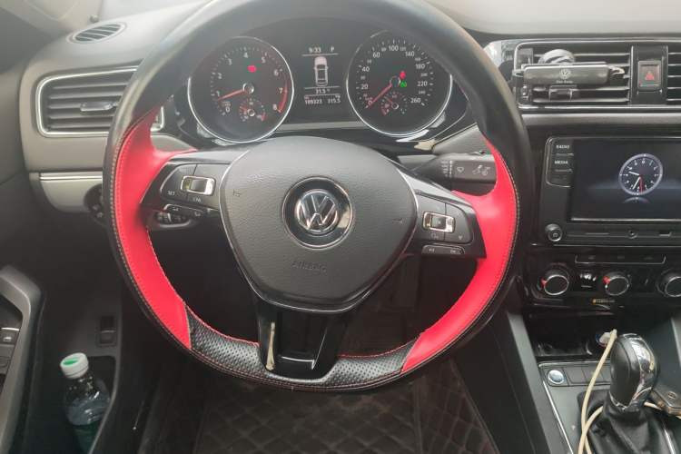 Used Volkswagen Sagitar 2018 280TSI DSG Ignite Edition Steering Wheel