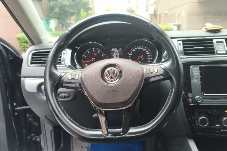 Used Volkswagen Sagitar 2018 280TSI DSG Ignite Edition Steering Wheel