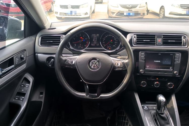 Used Volkswagen Sagitar 2018 280TSI DSG Comfort Model Steering Wheel