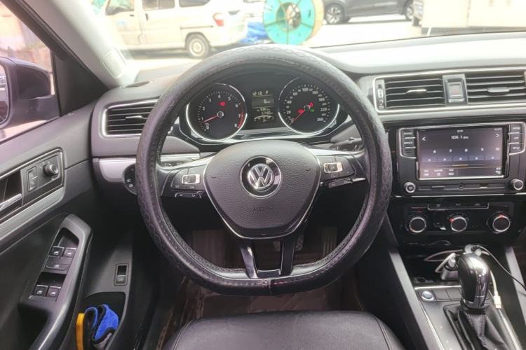Used Volkswagen Sagitar 2018 1.6L Automatic Comfort Model Steering Wheel