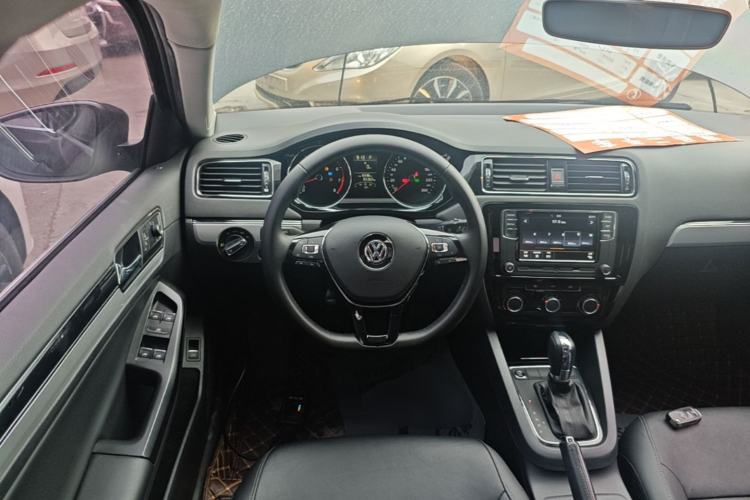 Used Volkswagen Sagitar 2018 1.6L Automatic Comfort Model Steering Wheel