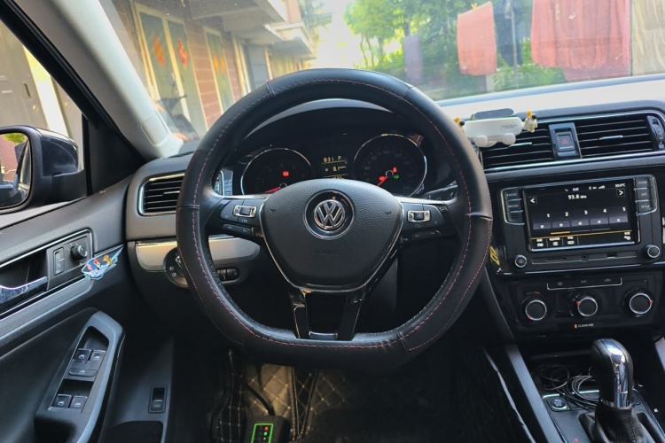 Used Volkswagen Sagitar 2018 1.6L Automatic Comfort Model Steering Wheel
