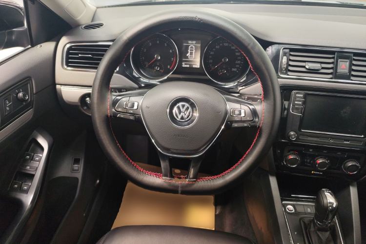 Used Volkswagen Sagitar 2018 280TSI DSG Ignite Edition Steering Wheel