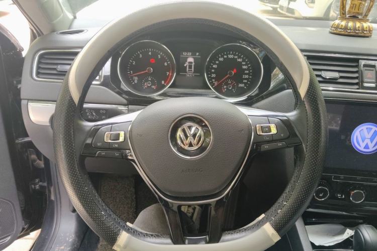 Used Volkswagen Sagitar 2018 180TSI DSG Prestige Edition Steering Wheel