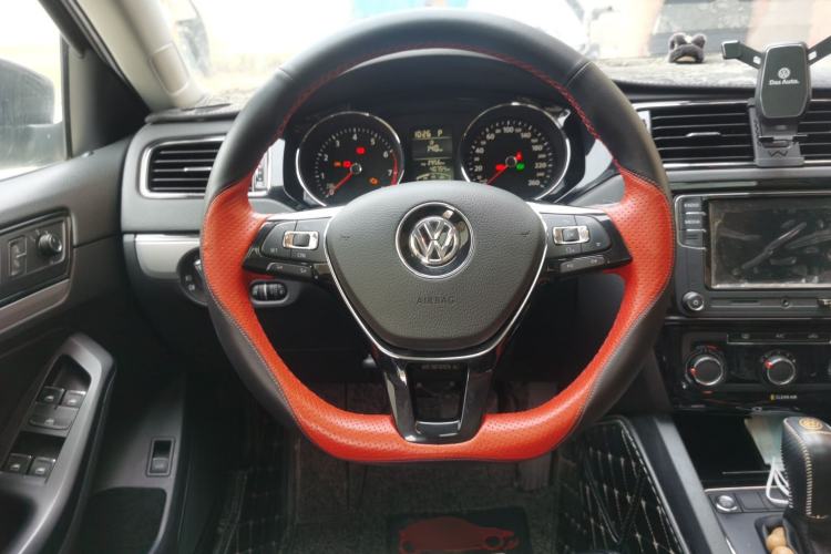 Used Volkswagen Sagitar 2018 1.6L Automatic Comfort Model Steering Wheel