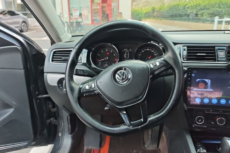 Used Volkswagen Sagitar 2018 180TSI DSG Prestige Edition Steering Wheel