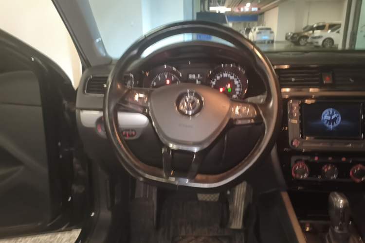 Used Volkswagen Sagitar 2018 1.6L Automatic Comfort Model Steering Wheel