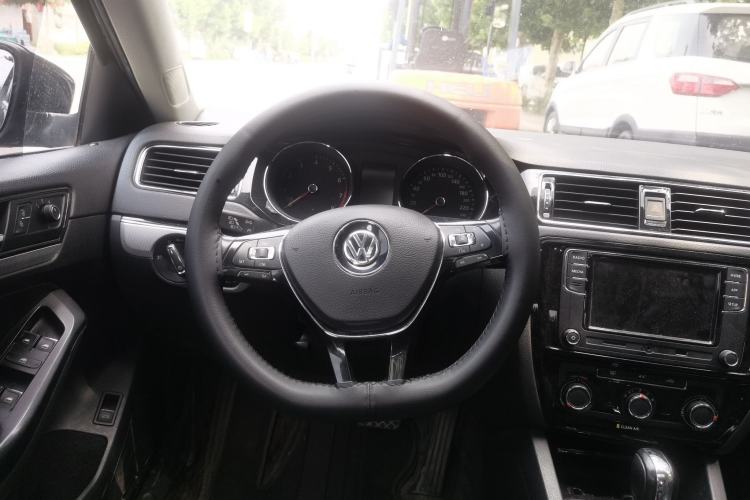 Used Volkswagen Sagitar 2018 1.6L Automatic Comfort Model Steering Wheel