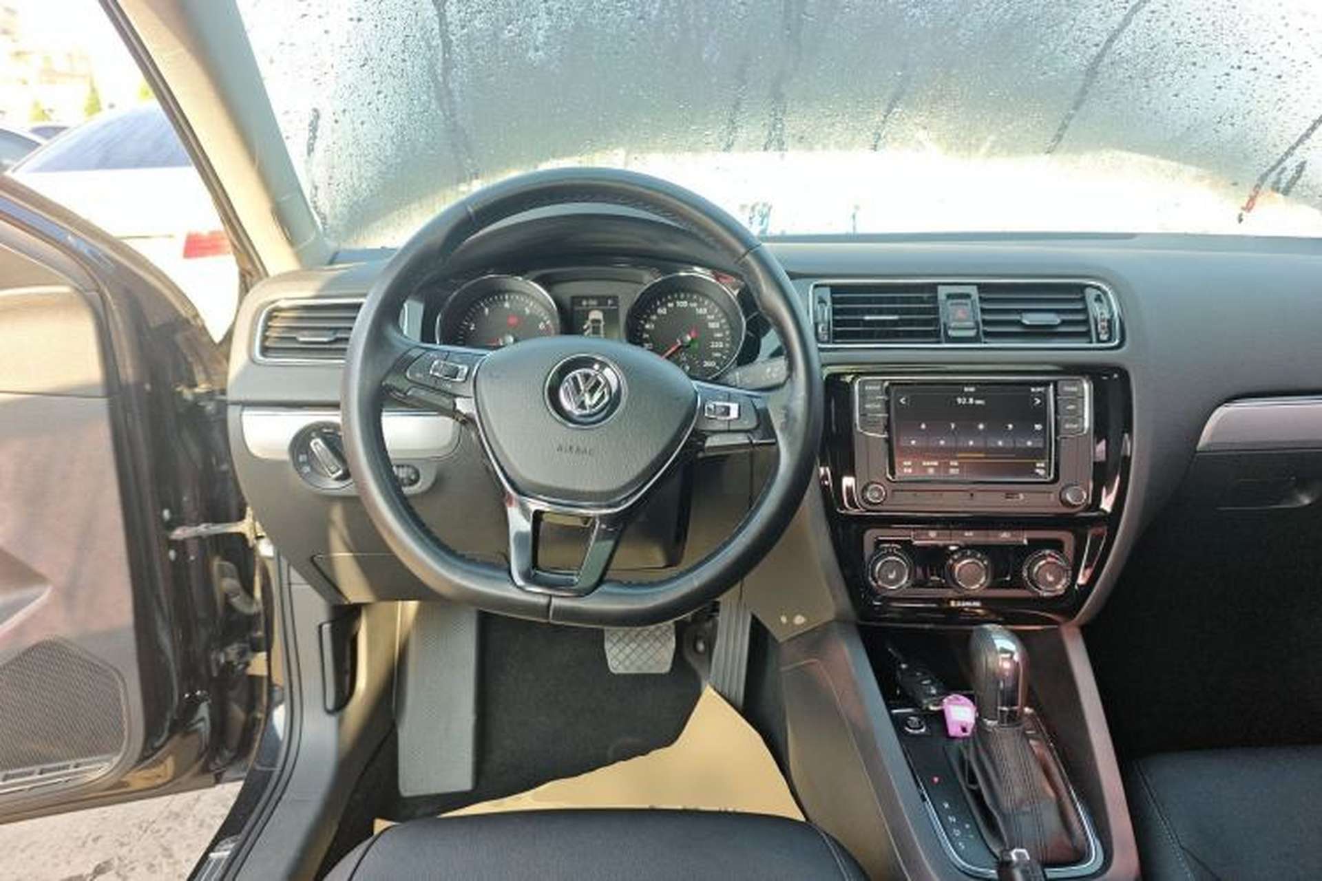 Used Volkswagen Sagitar 2018 180TSI DSG Prestige Edition Steering Wheel