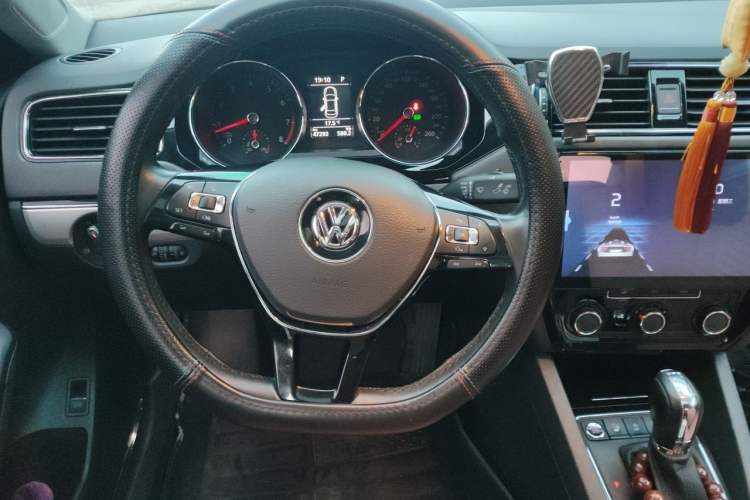 Used Volkswagen Sagitar 2018 280TSI DSG Ignite Edition Steering Wheel
