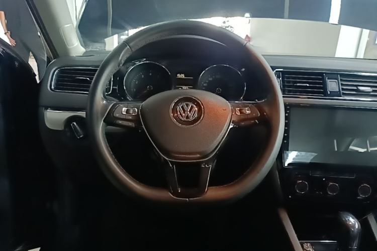 Used Volkswagen Sagitar 2018 1.6L Automatic Comfort Model Steering Wheel