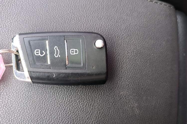 Used Volkswagen Sagitar 2018 280TSI DSG Comfort Model Vehicle Key