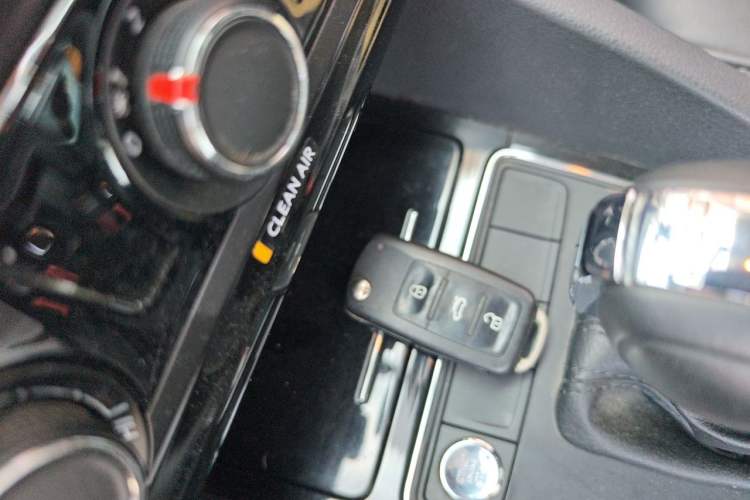 Used Volkswagen Sagitar 2018 280TSI DSG Comfort Model Vehicle Key