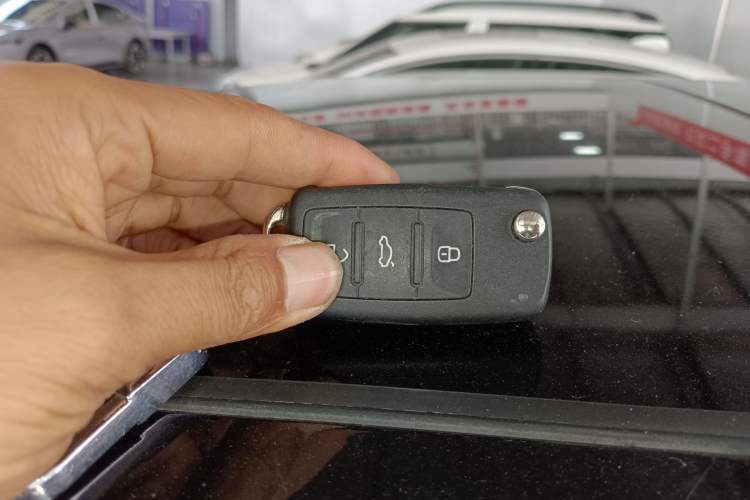 Used Volkswagen Sagitar 2018 280TSI DSG Comfort Model Vehicle Key