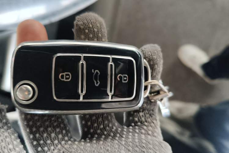Used Volkswagen Sagitar 2018 280TSI DSG Comfort Model Vehicle Key