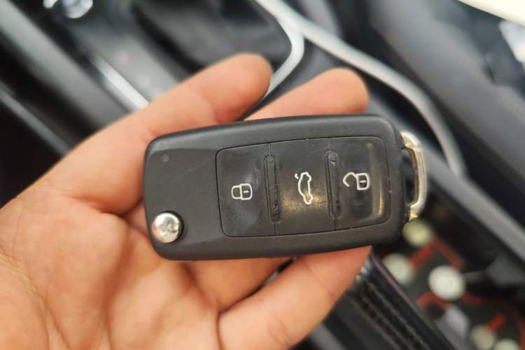 Used Volkswagen Sagitar 2018 280TSI DSG Luxury Model Vehicle Key