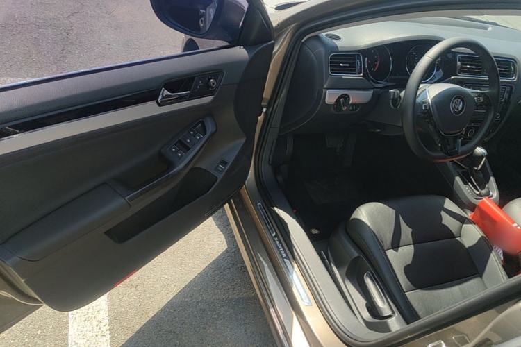 Used Volkswagen Sagitar 2018 1.6L Automatic Comfort Model Driver Seat