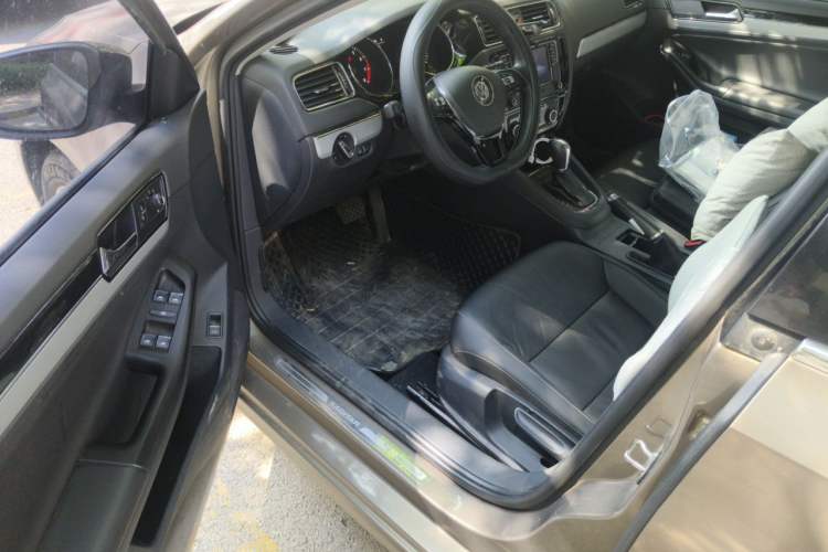 Used Volkswagen Sagitar 2018 280TSI DSG Comfort Model Driver Seat
