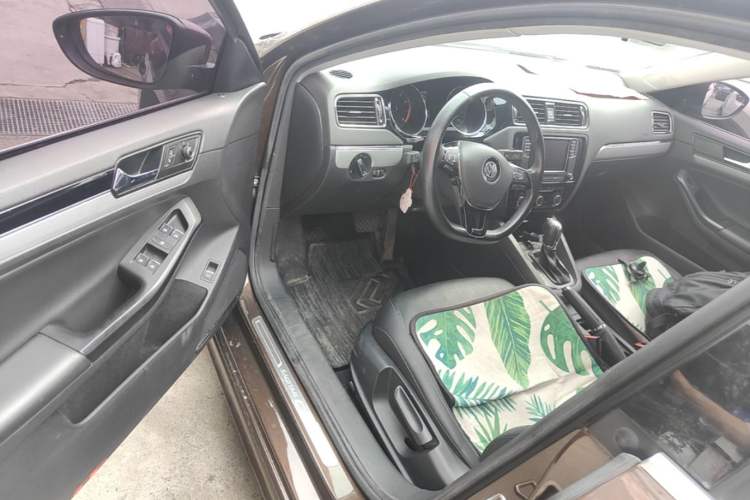 Used Volkswagen Sagitar 2018 280TSI DSG Ignite Edition Driver Seat