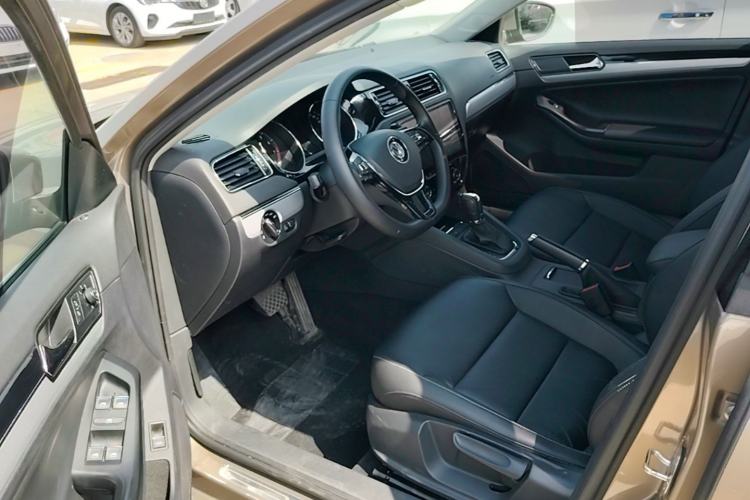 Used Volkswagen Sagitar 2018 180TSI DSG Prestige Edition Driver Seat