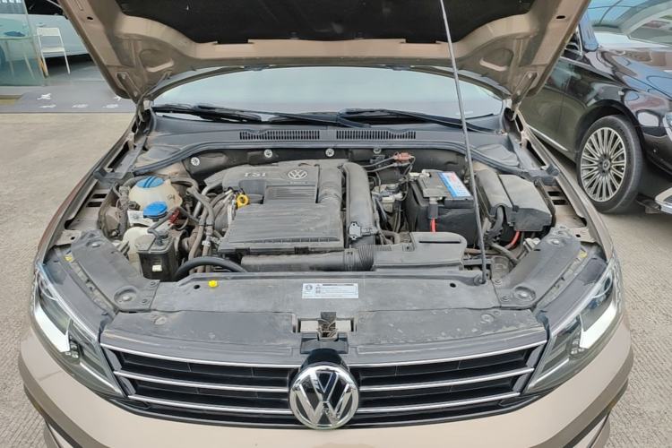 Used Volkswagen Sagitar 2018 280TSI DSG Ignite Edition Engine Bay