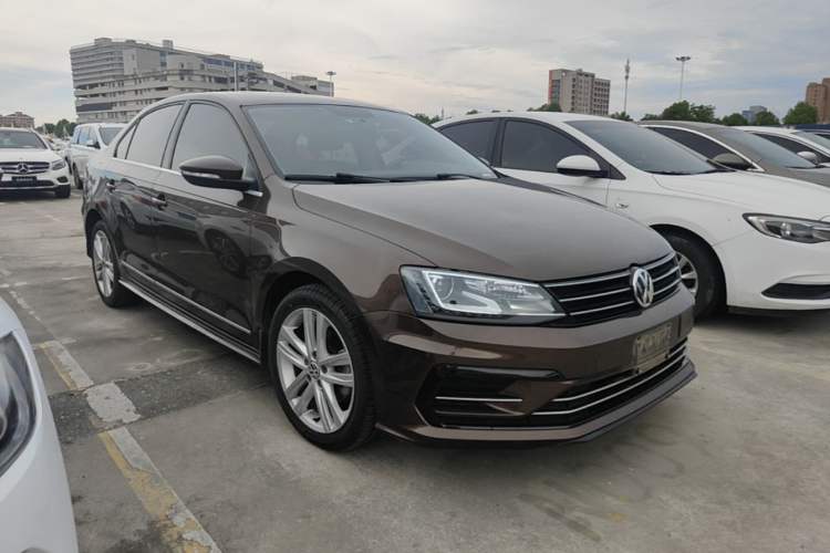 Used Volkswagen Sagitar 2018 280TSI DSG Ignite Edition Front Right 45 Deg