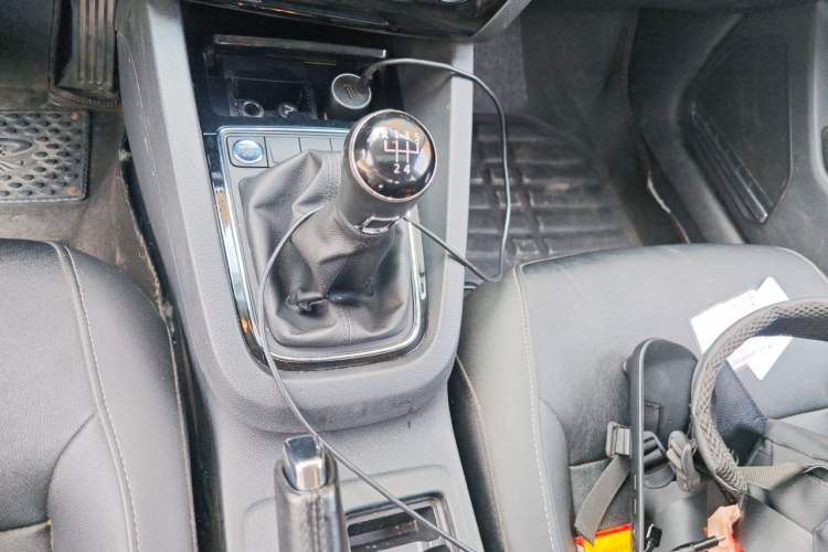 Used Volkswagen Sagitar 2018 1.6L Manual Comfort Model Gear Lever