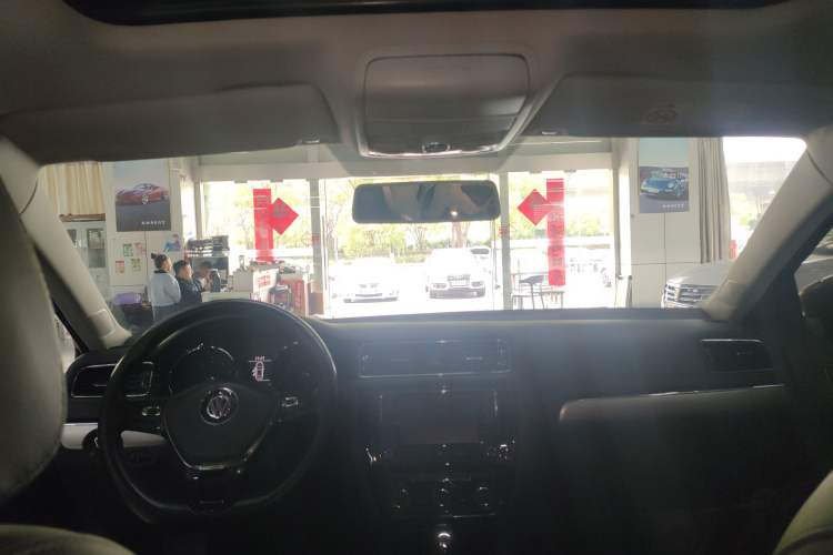 Used Volkswagen Sagitar 2018 280TSI DSG Ignite Edition Headliner