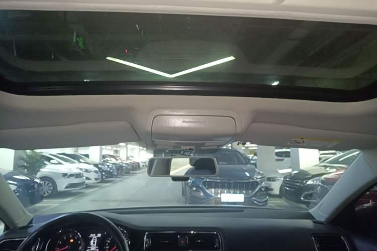 Used Volkswagen Sagitar 2018 280TSI DSG Ignite Edition Headliner
