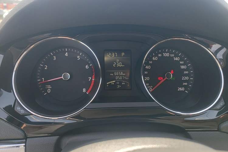 Used Volkswagen Sagitar 2018 1.6L Automatic Comfort Model Instrument Cluster
