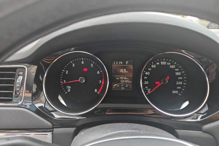 Used Volkswagen Sagitar 2018 1.6L Automatic Comfort Model Instrument Cluster