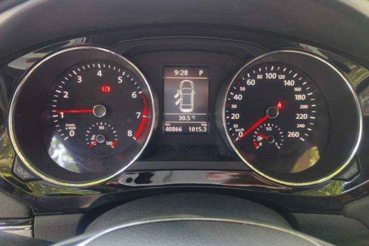 Used Volkswagen Sagitar 2018 280TSI DSG Comfort Model Instrument Cluster