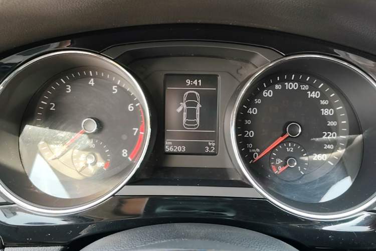 Used Volkswagen Sagitar 2018 180TSI DSG Prestige Edition Instrument Cluster