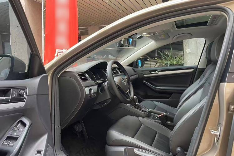 Used Volkswagen Sagitar 2018 280TSI DSG Ignite Edition Interior 2