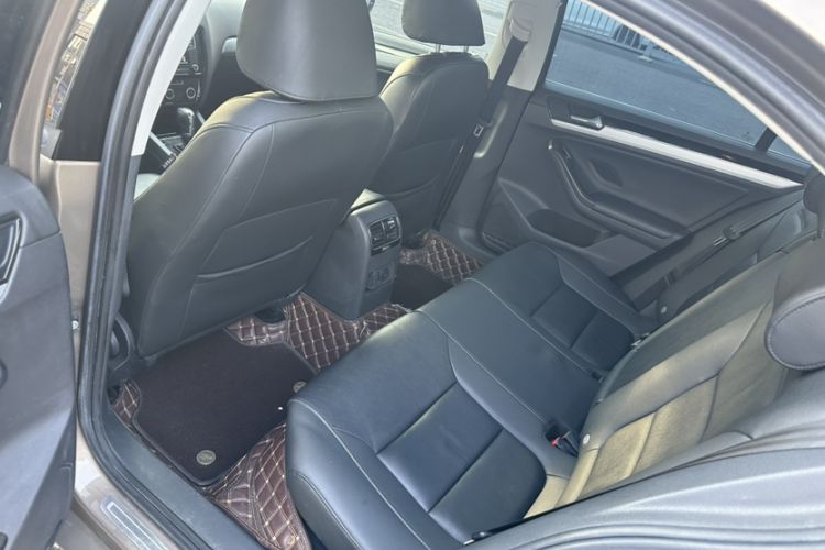 Used Volkswagen Sagitar 2018 1.6L Automatic Comfort Model Interior 3