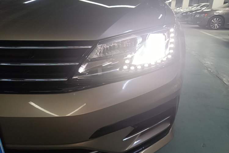 Used Volkswagen Sagitar 2018 280TSI DSG Ignite Edition Left Front Headlight