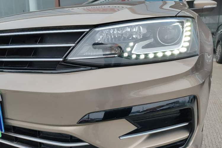Used Volkswagen Sagitar 2018 280TSI DSG Ignite Edition Left Front Headlight