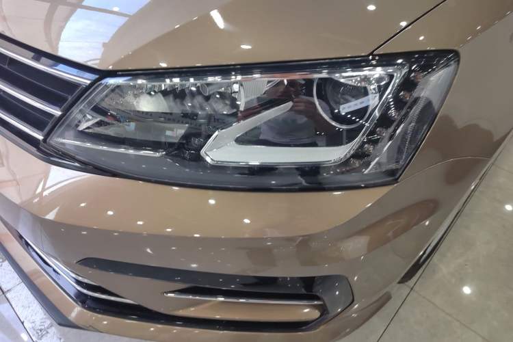 Used Volkswagen Sagitar 2018 280TSI DSG Ignite Edition Left Front Headlight